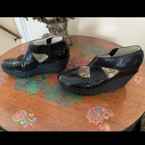 Fly London Black patent leather shoes. Brand new/no box. Never worn 39